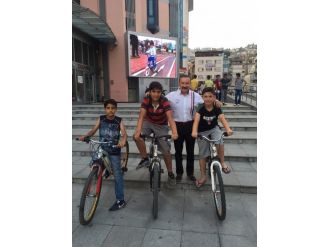 Çocuklardan Doğan’a Bisiklet Teşekkürü