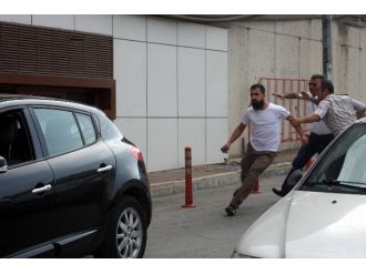 Bursa’da Lgbt’lilere Taşlı Saldırı Kameralara Böyle Yansıdı