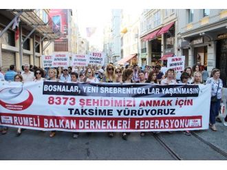 Beyoğlu’nda Srebrenitsa Soykırımı Yürüyüşü