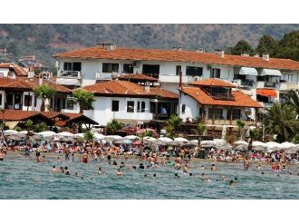 Akyaka Sahili Yerli Turist Akınına Uğradı