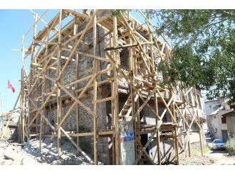 Sekmen: “Tarihi Eski Erzurum Evleri’ni Restore Ediyoruz”