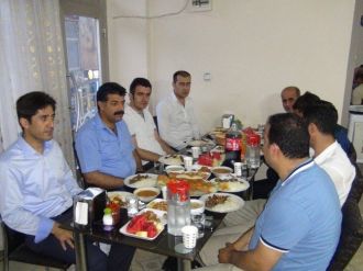 Vedaş Personeli İftar Yemeğinde Bir Araya Geldi