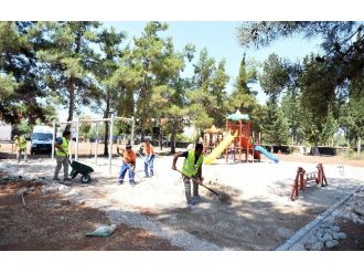 Muratpaşa Belediyesi’nden Yeşilköy İlköğretim Okulu’na Park
