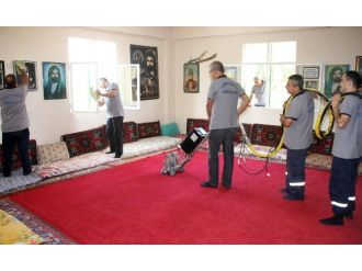 Çukurova’da İbadethaneler Temizleniyor