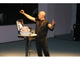 Yavuz Seçkin Gülmekten Kırdı Geçirdi