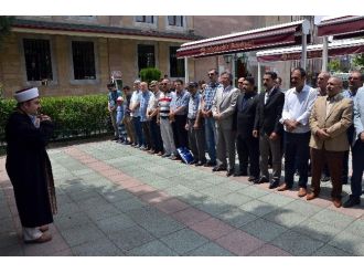 Ölen Ülkü Ocakları Başkanı İçin Gıyabi Cenaze Namazı