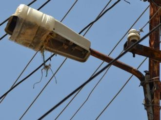 Kırılan Sokak Lambalarına İlginç Çözüm