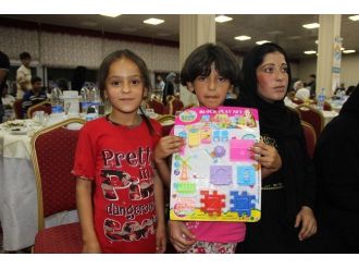 Bin Yetim Çocuğa İftar Yemeği Verildi