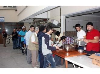 Her Gün 250 Kişiye İftar