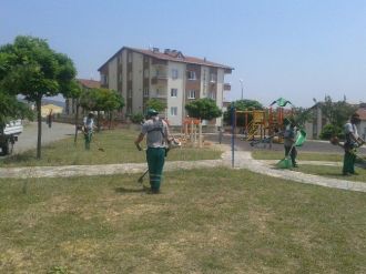 Bayram Öncesi İzmit’te Çevre Düzenleme Çalışmalarına Hız Verildi