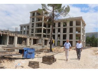 İlahiyat Fakültesi İnşaatı Sürüyor