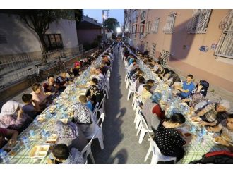 İstiklal Mahallesi’nde Gönül Sofrası Kuruldu