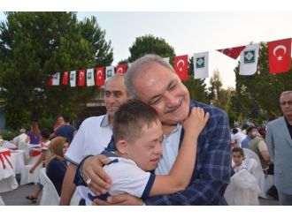 Başkan Kara, Şehit Aileleri Ve Engellilere İftar Verdi