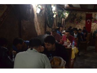 Pehlivanların Onuruna İftar Yemeği