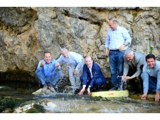 Sözlü Suyun Gözünde