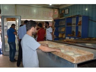 Silvan’daki Fırınlarda Bayram Yoğunluğu Yaşanıyor