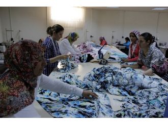 Kobanili Çocukların Bayramlıkları Belediyeden