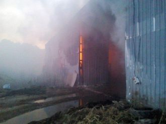 Balıkesir’de Saman Deposu Sabah Kadar Yandı