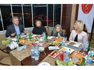 Vali Kahraman Veteriner Hekimler Odasının İftar Programına Katıldı