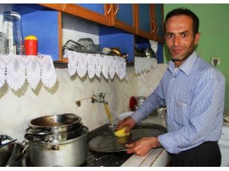 Felçli Annesi İçin Yardım Bekliyor