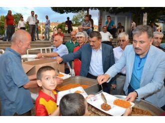 İftar Çadırı’nda Ramazan Coşkusu Ve Bereketi Yaşanıyor