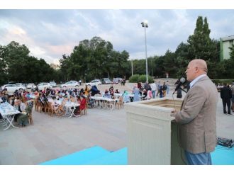 Sekmen’den Gençlere Çağrı: “Toplumlara Önder Olun”