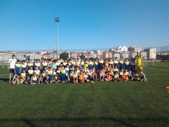 Minik Futbolcular Durmak Bilmiyor
