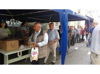 Odunpazarı Belediyesi Kandil Simidi Dağıttı