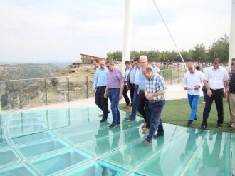 Vali Şerif Yılmaz: Cam Terası, Turizme Önemli Katkılar Sağlayacak