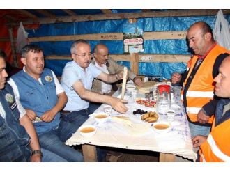 (Özel Haber) Milletvekili Kahveci, Orman İşçileri İle Bin 800 Rakımlı Tepede İftar Yaptı