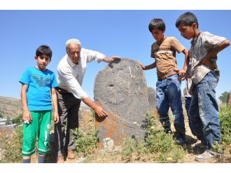 Muş’taki Selçuklu Mezarlığı Koruma Altına Alınıyor