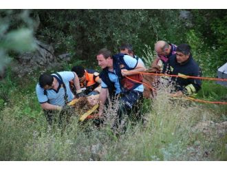 Motosikletle Uçuruma Yuvarlanan Genç Kız Kurtarıldı