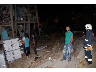 Paralarını Alamayan İşçiler Çatıya Çıktı