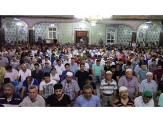 Elazığ’da Kadir Gecesi’nde Camiler Doldu