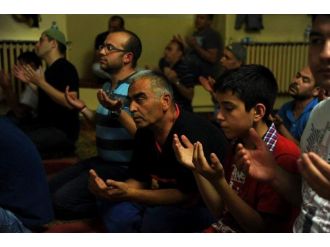 Afyonkarahisar’da “Kadir Gecesi”nde Camiler Doldu Taştı