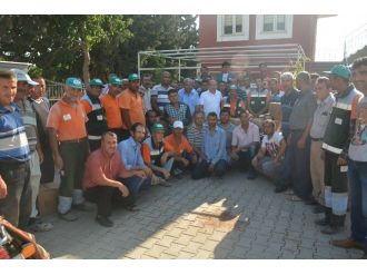 Belediye Çalışanlarına Gıda Yardım Paketi Dağıtıldı