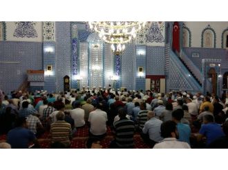 Aydın’da Kadir Gecesi’nde Camiler Doldu Taştı