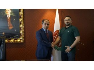 Malatya Barosu’ndan Kızılay’a Destek