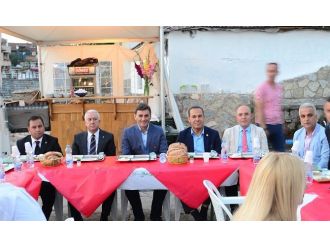 Büyükşehir, Kosova’da Günde 150 Kişiye İftar Yemeği Veriyor