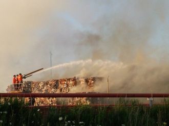 Kağıt Fabrikasında Çıkan Yangın Söndürülemiyor
