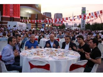 Yenimahalle’den Batıkent’te Dev İftar