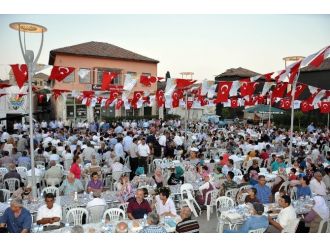 Büyükşehir’den Tarsus’ta İftar Sofrası