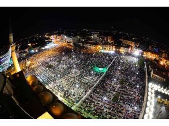 Mevlana Meydanında Kadir Gecesi Coşkusu