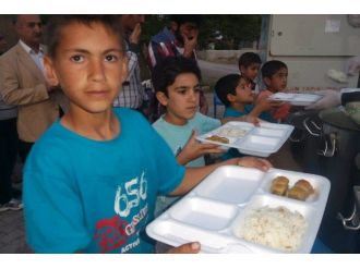 İnönü Belediyesi’nin İftar Programı Kümbet Yeniköylü’de Gerçekleşti