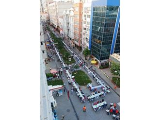 2 Bin Vatandaş Oruçlarını Tarihi Çarşıda Açtı