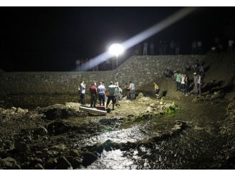 Denizli’de 17 Yaşındaki Genç Havuzda Boğularak Öldü