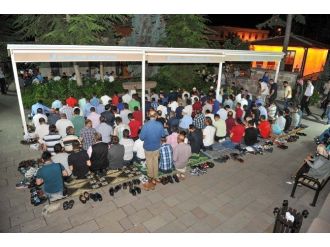 Hamamönü’nden Dualar Sel Oldu, Taştı