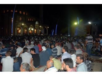 Kilis Manevi Bir Gece Yaşadı