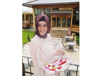 Sokak Defilesi Sonrası Yüzde 50 İndirim