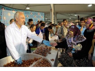 Belediyeden Halka Lokma Tatlısı İkramı